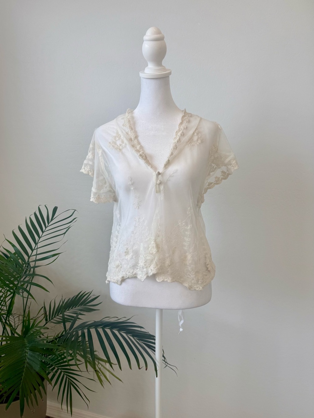 Anthropologie - Embroidered Flutter Sleeve Top